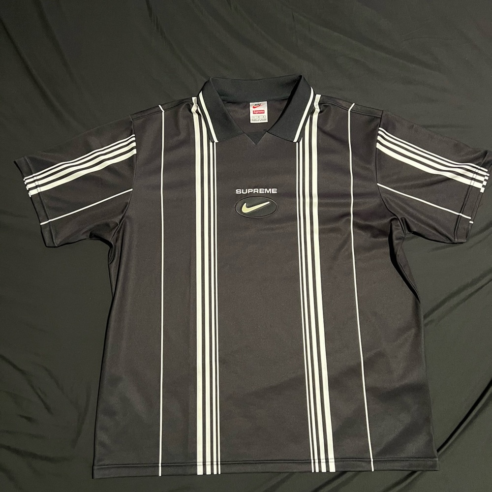 🔥 Supreme x Nike Jewel Stripe Soccer Jersey – Size L – Mint Condition 🔥